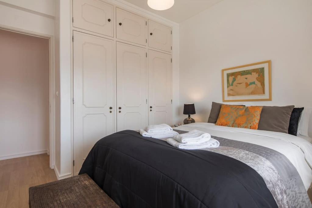 - Castle View Balcony Apartment